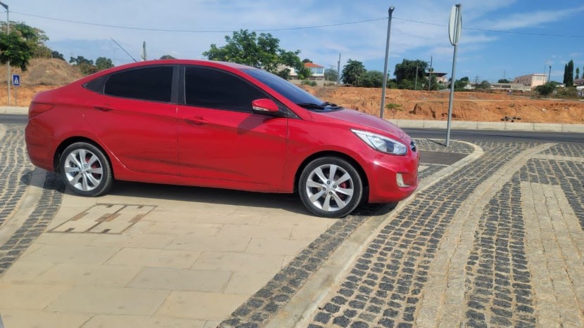 Venda Vendo Hyundai Accent Limpo