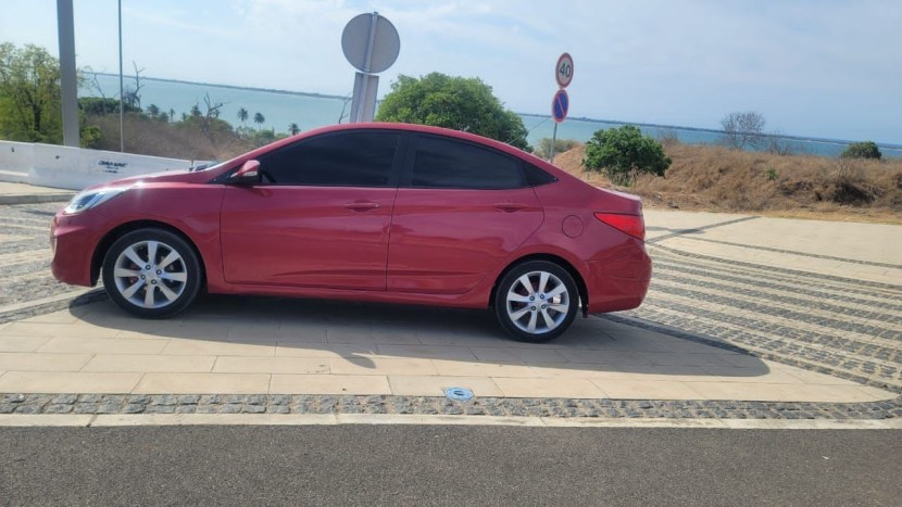 Venda Vendo Hyundai Accent Limpo