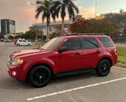 A venda Ford escape impecável