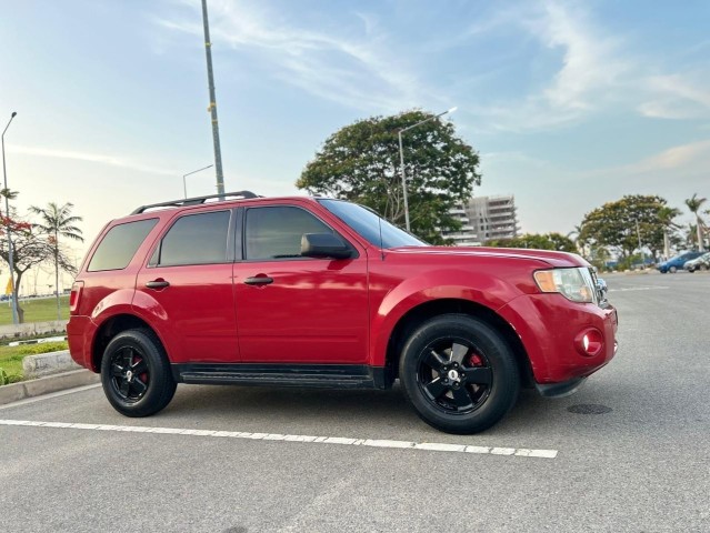Venda Ford escape impecável