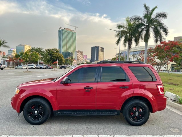 Venda Ford escape impecável