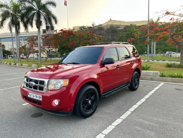 Venda Ford escape impecável