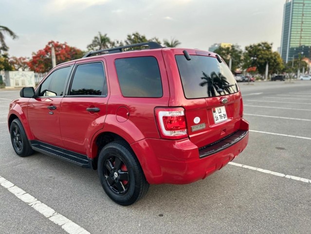 Venda Ford escape impecável