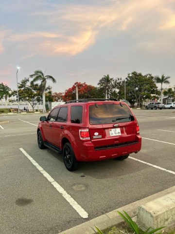 Venda Ford escape impecável