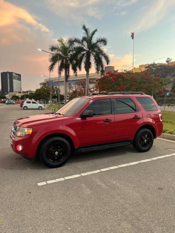 Venda Ford escape impecável