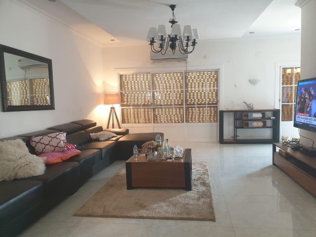 Venda Vivenda v6 no zango-3