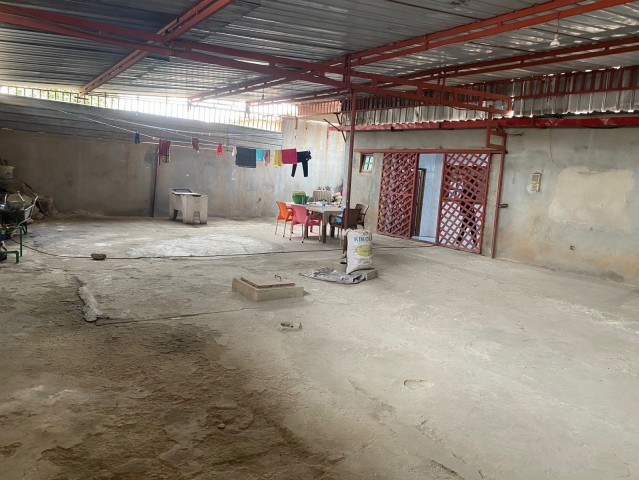 Venda Vende se está Residência no calemba 2