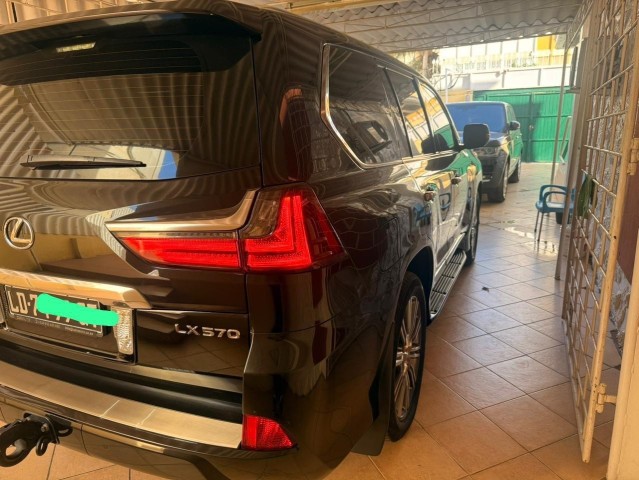 Venda LEXUS 570 S SPORT