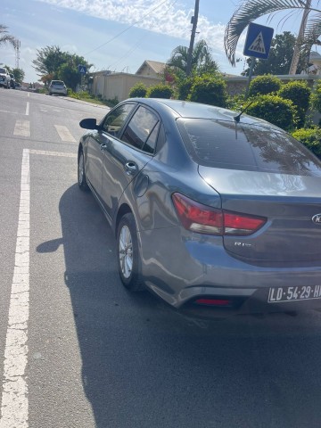 Venda *KIA RIO Último Modelo Conforto, Estilo e Baixa Quilometragem!*