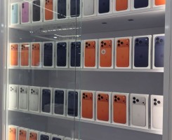 A venda Brandnew Apple iPhone 17 Pro Max