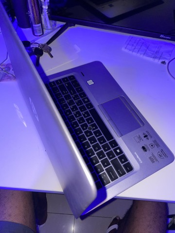 Venda Computador portátil Hp Elitebook 16 de RAM, i core 7 da 7 geração 476 SSD