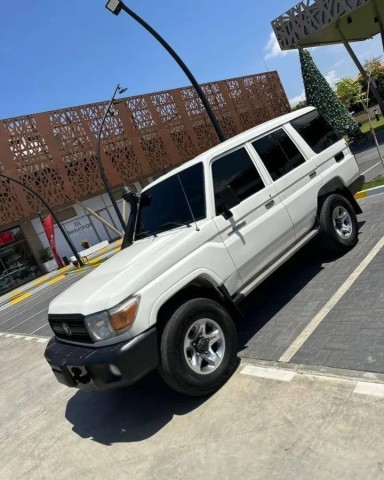 Venda Toyota Land Cruiser Prado LX executivo