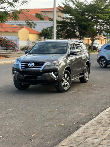 Venda TOYOTA FORTUNER
