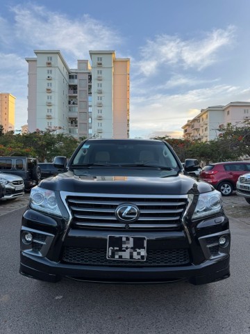 Venda LEXUS 570 S BLACK EDITION FULL OPTION