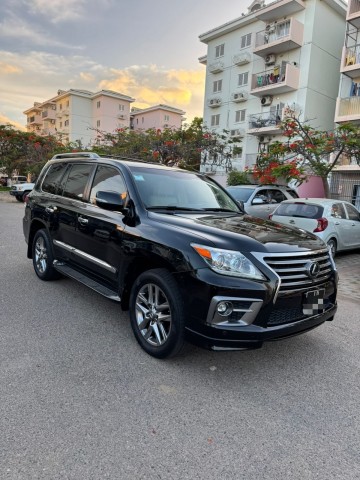 Venda LEXUS 570 S BLACK EDITION FULL OPTION