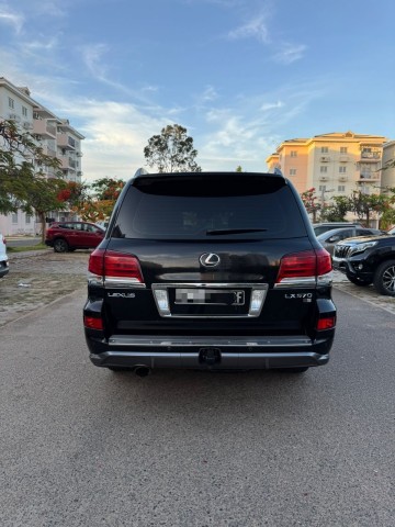 Venda LEXUS 570 S BLACK EDITION FULL OPTION