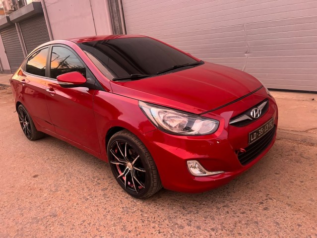 Venda Vendo Hyundai Accent Limpo