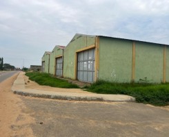 Comprar 3 ARMAZÉNS | VIA PRINCIPAL DO AUTÓDROMO