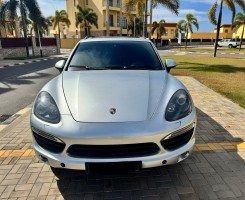 A venda PORSCHE CAYENNE S