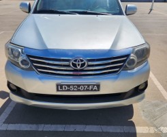 A venda TOYOTA FORTUNER VVT-I SERIE F