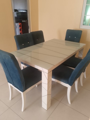 Venda Mesa de jantar com cadeiras