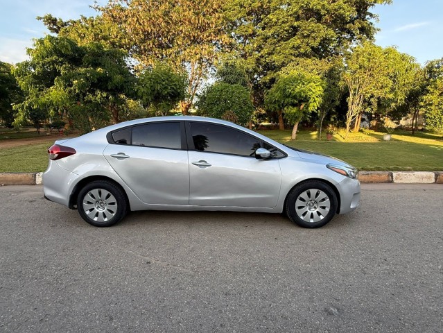 Venda Vendo Kia K3 Limpo