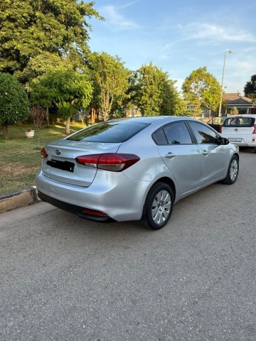 Venda Vendo Kia K3 Limpo