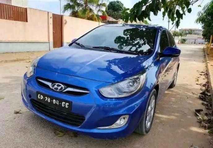 Venda Vendo Hyundai Accent Limpo