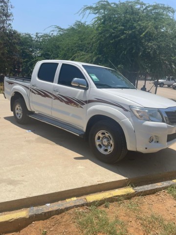 Venda TOYOTA HILUX