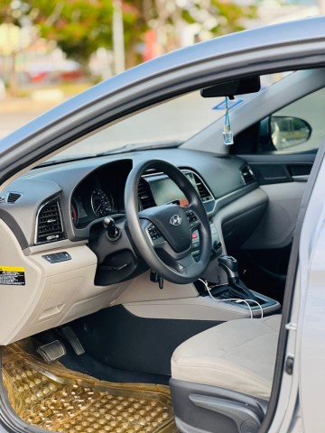 Venda HYUNDAI ELANTRA