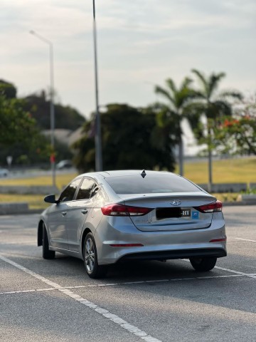 Venda HYUNDAI ELANTRA