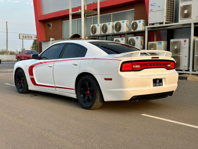 Venda Dodge charger v6 selado