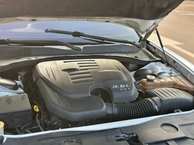 Venda Dodge charger v6 selado