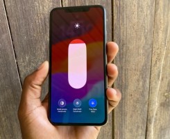 A venda Vendo IPhone 11 Pro Max Limpo