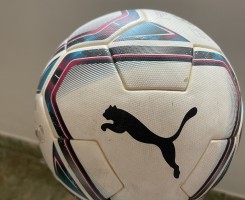 A venda Bola Puma Team Final 21.3 Campo Branca Semi nova