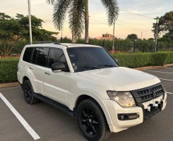 A venda MITSUBISHI PAJERO