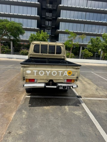 Venda TOYOTA LAND CRUISER CABINA DUPLA CHEFE MÁQUINA SÉRIE KEH