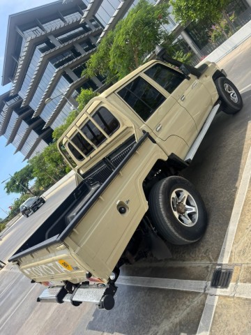 Venda TOYOTA LAND CRUISER CABINA DUPLA CHEFE MÁQUINA SÉRIE KEH