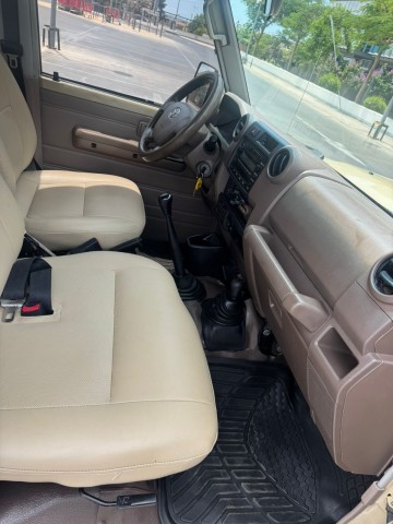 Venda TOYOTA LAND CRUISER CABINA DUPLA CHEFE MÁQUINA SÉRIE KEH