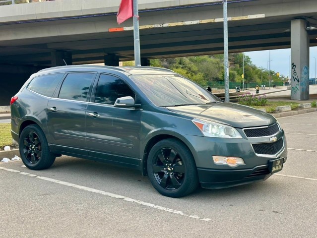 Venda Chevrolet traverse impecável