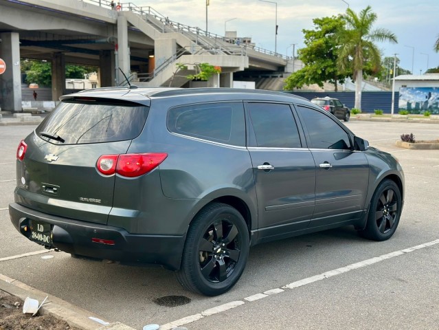 Venda Chevrolet traverse impecável
