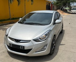 A venda Vendo Hyundai Elantra