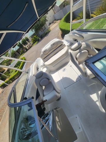 Venda Barco Crownline Elegância, Potência e Conforto sobre a Água