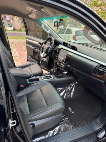 Venda TOYOTA HILUX SR5 2022 V6 FULL OPTION