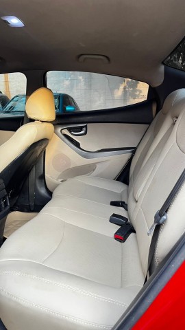 Venda HYUNDAI ELANTRA