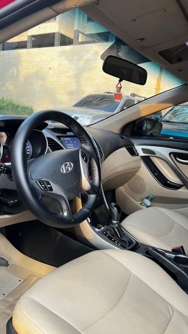 Venda HYUNDAI ELANTRA