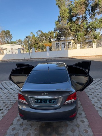 Venda Vendo Hyundai Accent Limpo