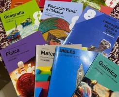 A venda Kit da 8ª classe Plural.