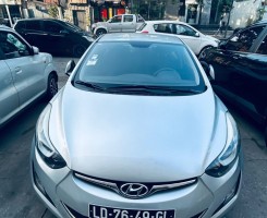 A venda HYUNDAI ELANTRA