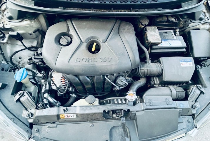 Venda HYUNDAI ELANTRA